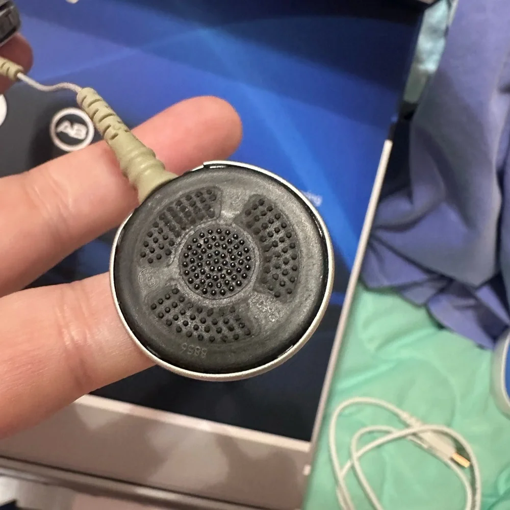 Advanced bionics cochlear Naída CI Sound Processor - Silver Q90